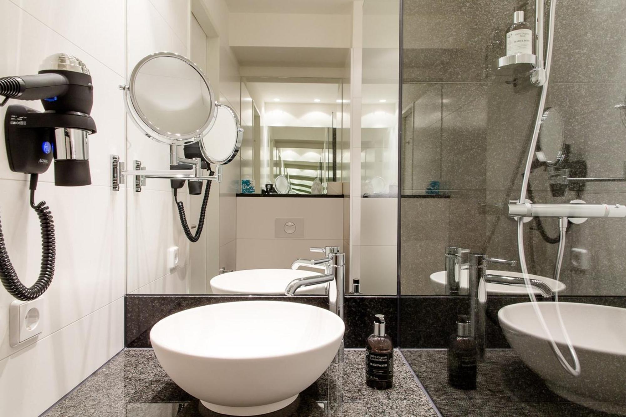 Motel One Luebeck Екстер'єр фото